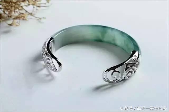 玉镯摔碎后还会升值吗,玉镯碎了别人修复值钱