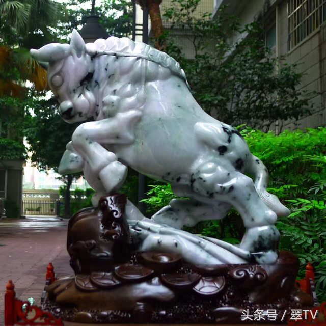 假如把翡翠市场当做英雄联盟战场，作者脑洞简直太大了！