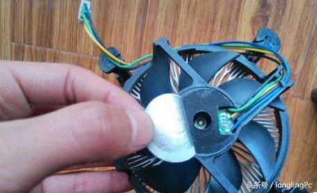 电脑cpu风扇全是灰,电脑cpu风扇是铝吗