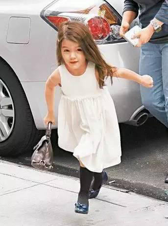 一双童鞋就15万，盘点星二代的时尚穿搭，起跑线已经甩你几条街