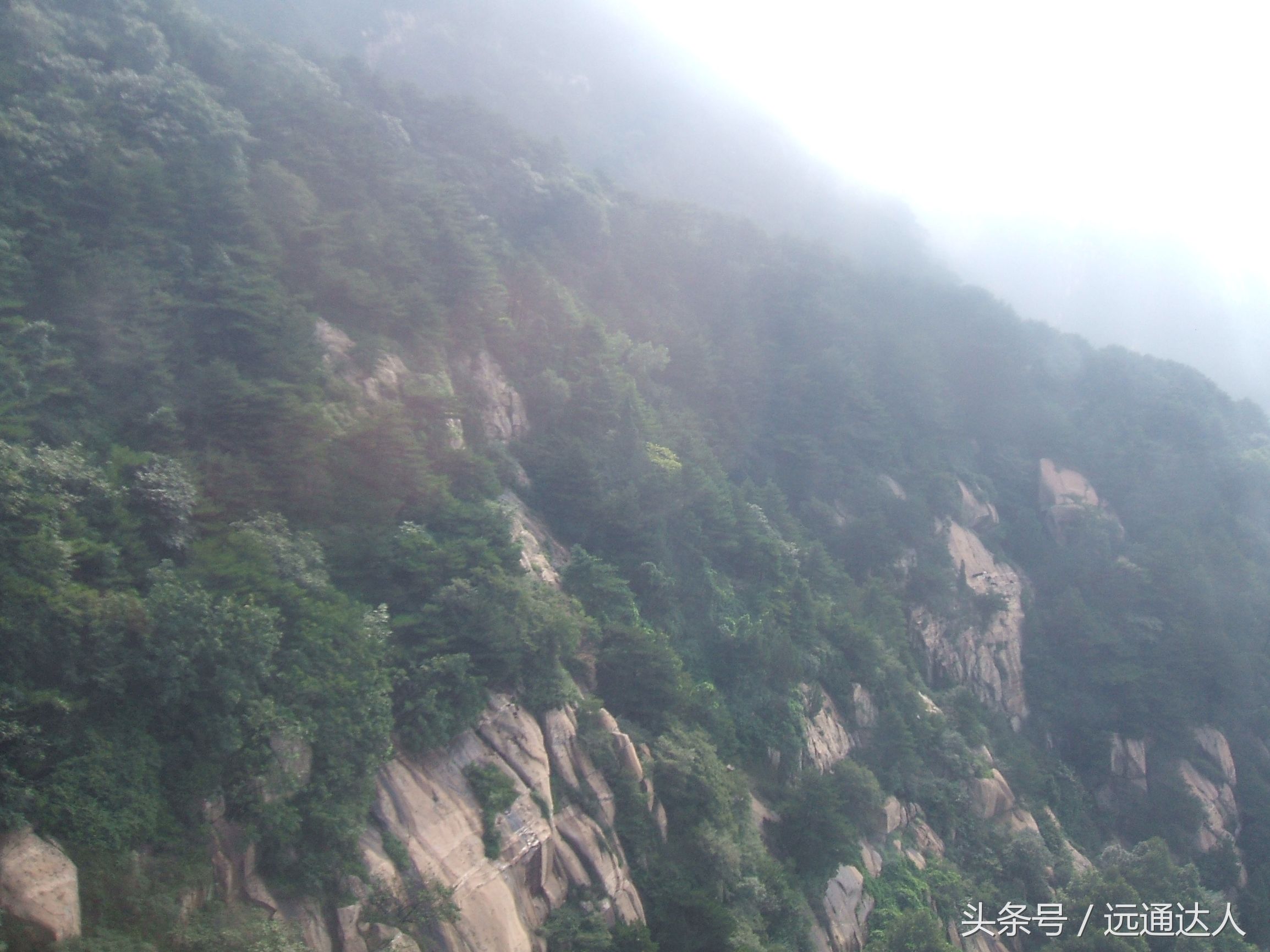 身为泰安人第一次爬泰山,陪爷爷爬泰山感慨朋友圈