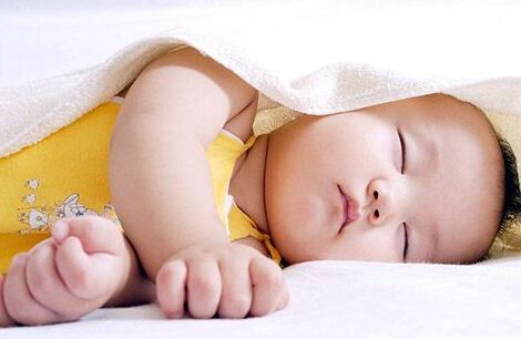 夏天天气热宝宝降温,夏天太热了怎么给宝宝降暑