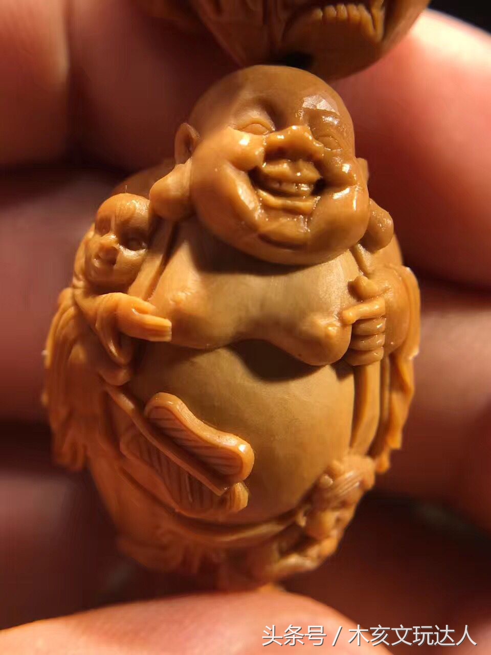 苏工橄榄核雕手串美女题材,橄榄核雕大师排名苏工