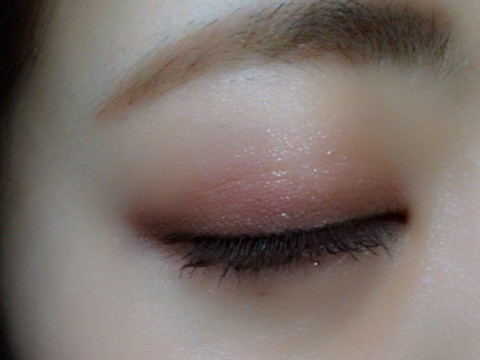 眼妆教程干净高级粉色亮晶晶妆容,学生党一看就学会的开放式眼妆