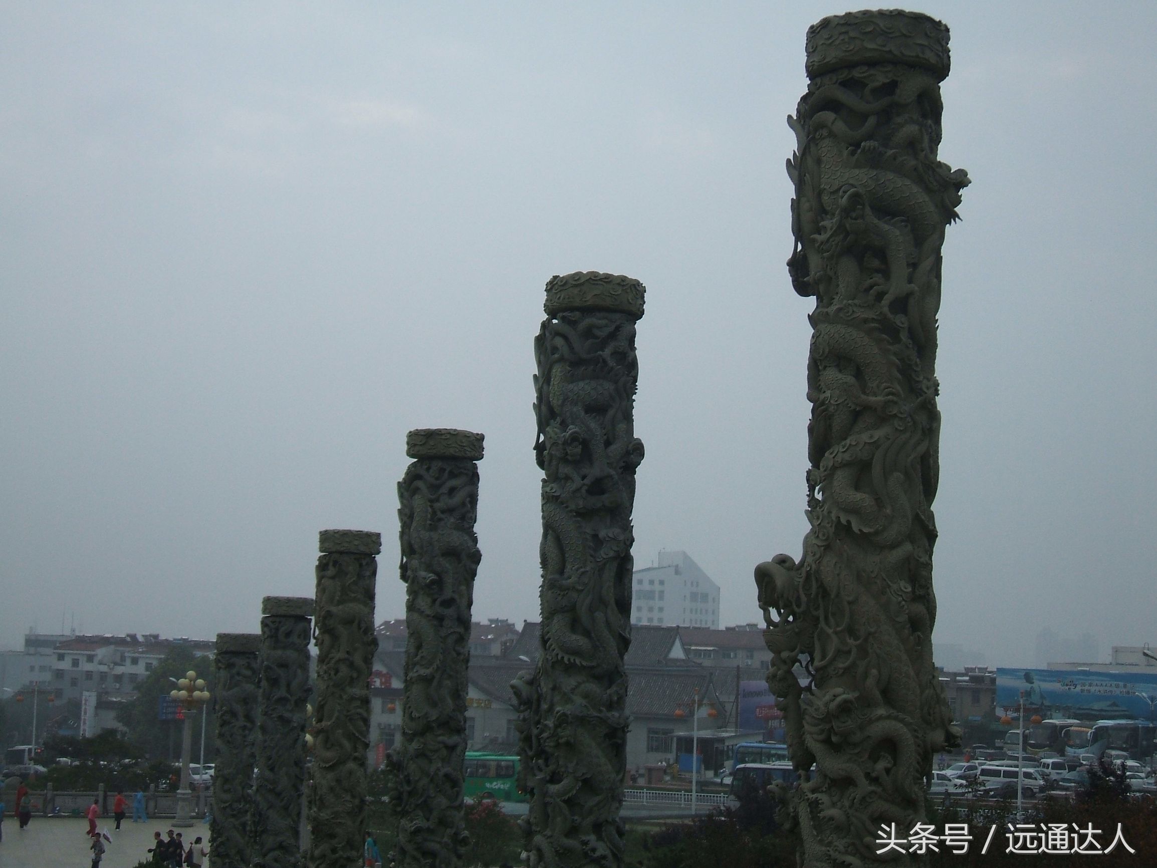 身为泰安人第一次爬泰山,陪爷爷爬泰山感慨朋友圈