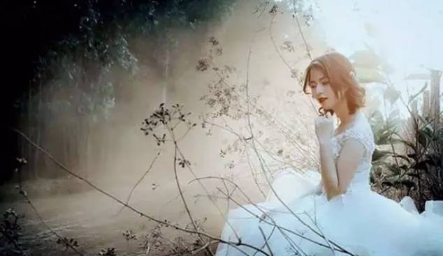 那些表面上看起来光鲜亮丽的人,光鲜照片背后是无数的心酸