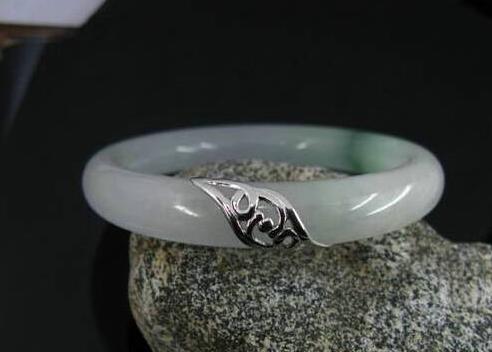 玉镯断了可以直接扔掉吗,玉镯断了可以改成什么