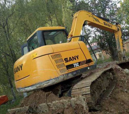 二手挖掘机买卖平台哪家好一点,二手挖掘机交易手续注意事项