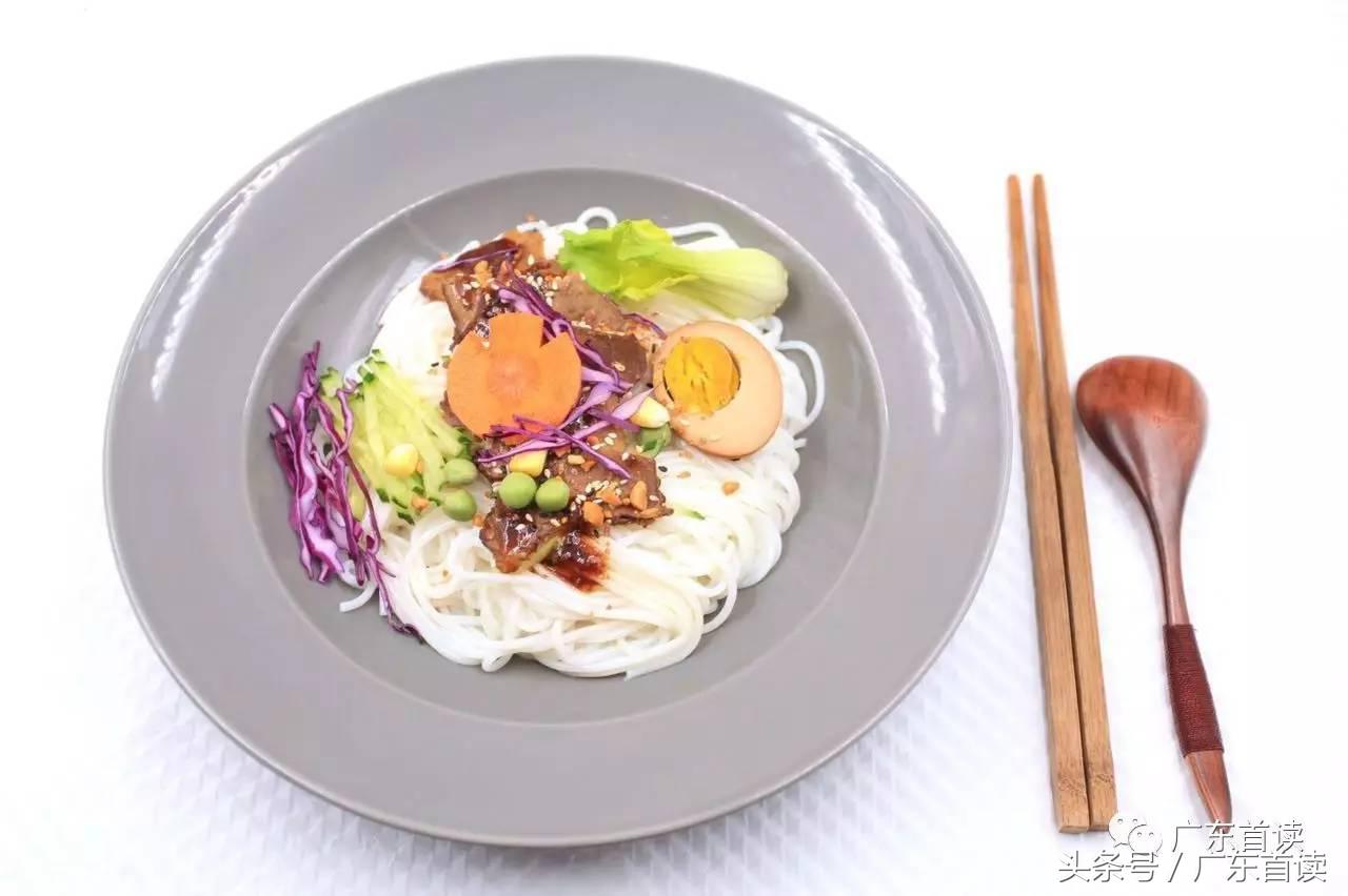 首家粉囧入驻深圳宝安一碗根正苗红有湘南情怀的鱼粉