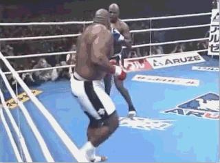 300斤壮汉对战散打选手实力悬殊,300斤壮汉格斗