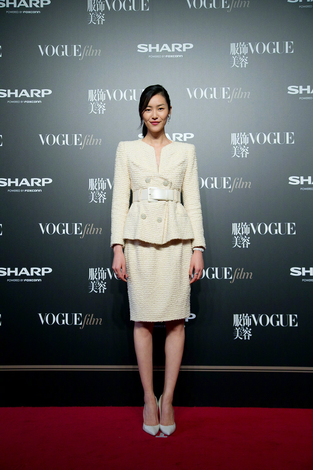 谢娜刘涛对比,刘涛双下巴对比