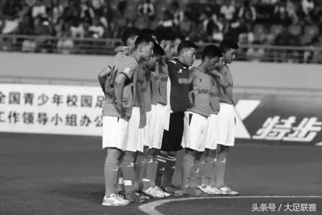 致敬传奇愿天堂也有篮球,愿天堂也有足球纪念马拉多纳