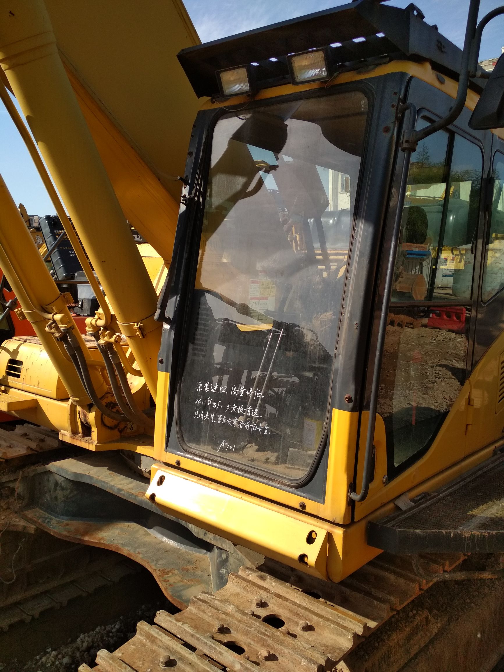 二手挖掘机分析,二手小松110挖掘机