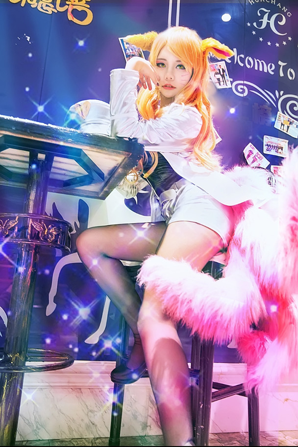 英雄联盟魔女阿狸cos正片,阿狸偶像歌手高山杜鹃至臻