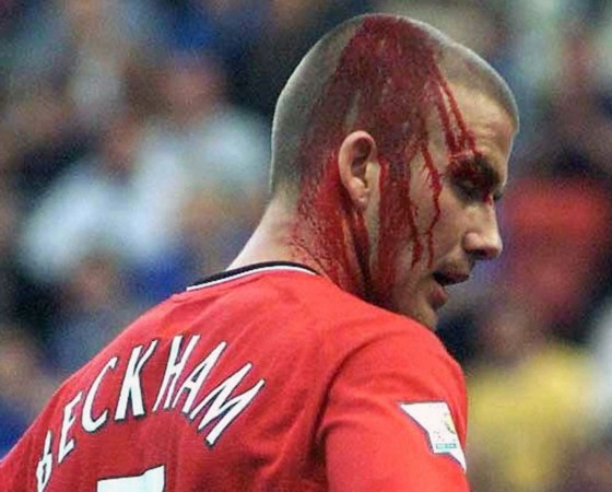 足球最美时刻视频,贝影在足球场上