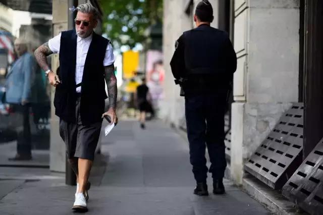 适合父亲的穿搭,父亲节最适合买什么东西