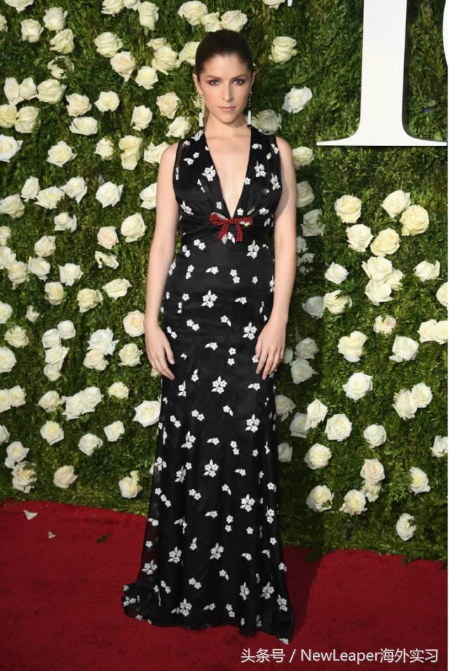 第76届托尼奖颁奖典礼,托尼奖红毯彩虹玫瑰墙