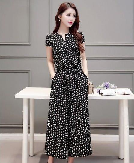 这款连衣裙让你穿出女神范,时尚优雅连衣裙让你告别路人感