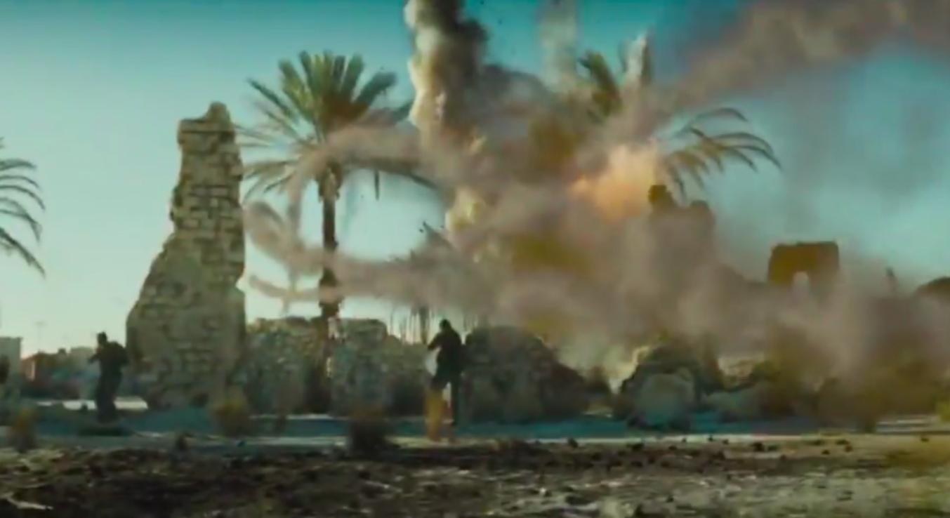 和《变形金刚》里的爆炸相比,《速激8》简直弱爆了