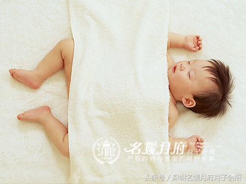 高温天气孩子在家吹空调还嫌阳光,热天宝宝容易受凉该怎么办