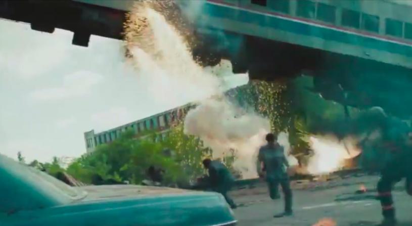 和《变形金刚》里的爆炸相比,《速激8》简直弱爆了