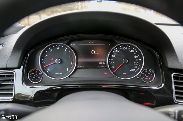 大众途锐对比沃尔沃xc90,大众途锐越野测试xc90