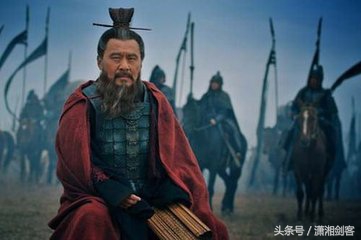 夏侯惇是曹操手下的第一大将,三国第一狠人夏侯惇被箭射中眼睛