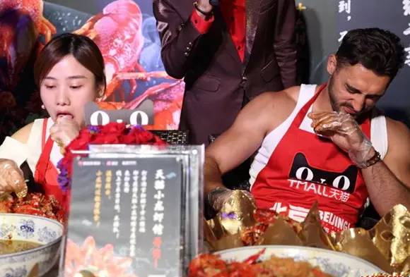 天猫小龙虾馆开业视频,天猫开个小龙虾馆