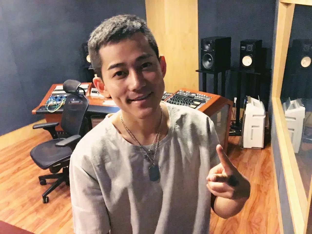 苏醒为梅西作曲,苏醒为梅西创作的歌曲