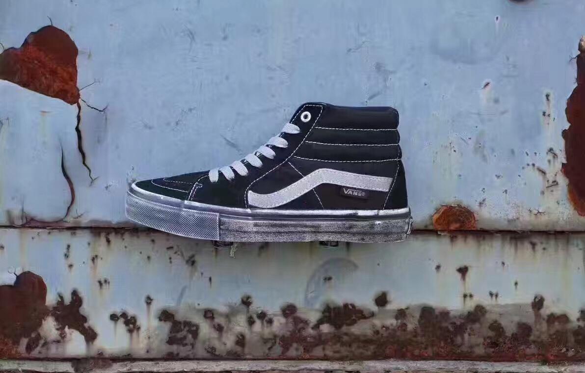 一脱鞋脚臭咋办,球鞋容易臭怎么除臭的有效方法