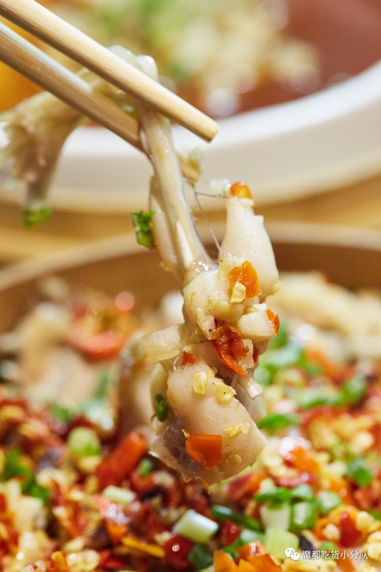 美蛙鱼头有多好吃,美蛙鱼头火锅怎么吃