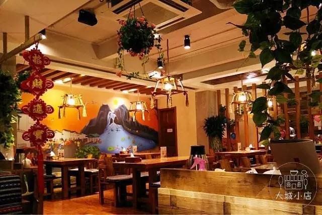 吃菌子中毒的小人是什么样子,吃菌子看见的小人是真实存在的吗