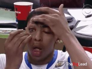 佩戴隐形眼镜日常小知识,隐形眼镜注意事项及佩戴方法