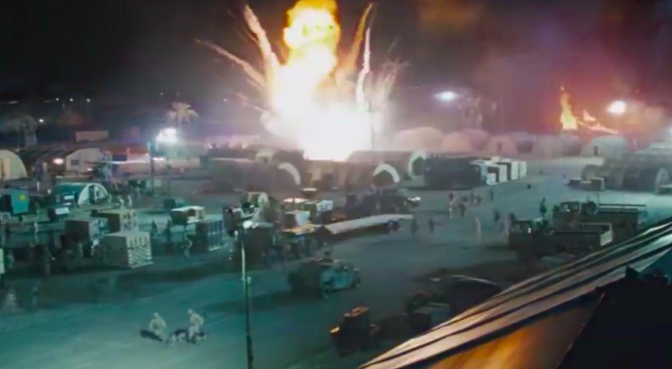 和《变形金刚》里的爆炸相比,《速激8》简直弱爆了