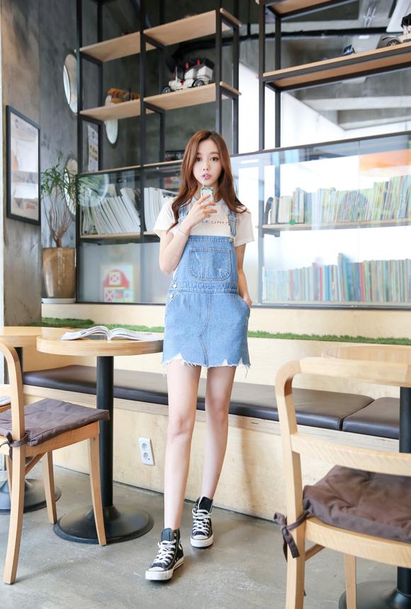 孙允珠灰色牛仔包臀裙搭配,孙允珠橙色露背绑带裙