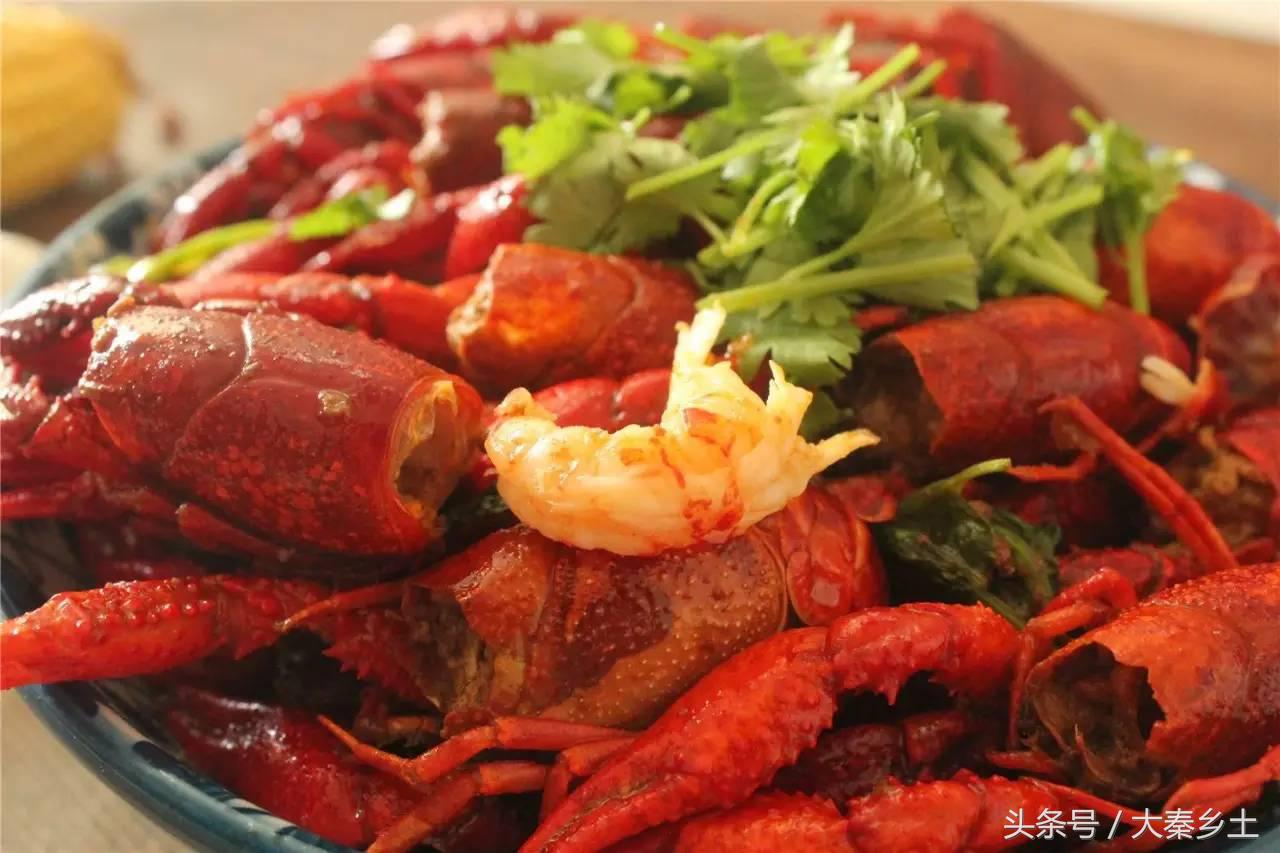 又到了一年一度的小龙虾盛宴了大家如何在家吃到小龙虾？西安这条街美食秒杀回民街统统吃一遍才过瘾？