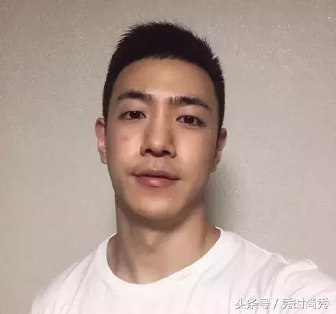 尖下巴男生适合什么短发,尖下巴的男生适合什么发型设计