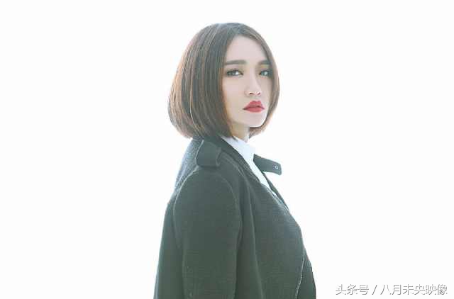 山东女医生的辞职信里写的其实是庄心妍唱过的一首歌中的歌词,不但歌好听,长得也很有范儿,进来看摄影大片