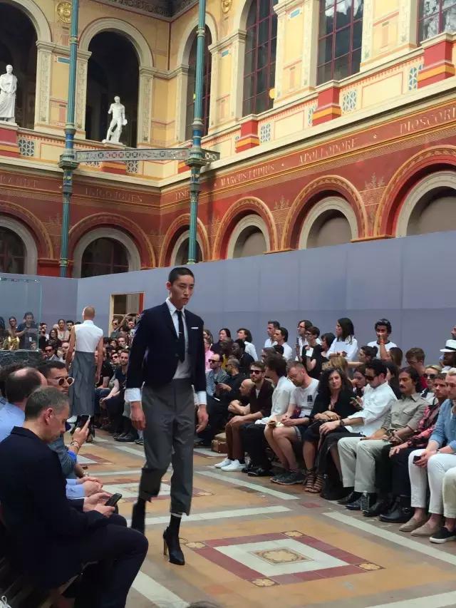 vetements摆烂短袖,vetements新款bomber