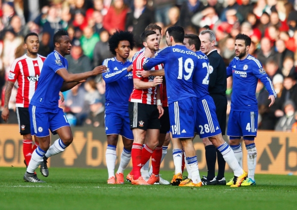 小法和皮尔洛长传球,gif首开纪录莫伊塞斯右脚抽射破门