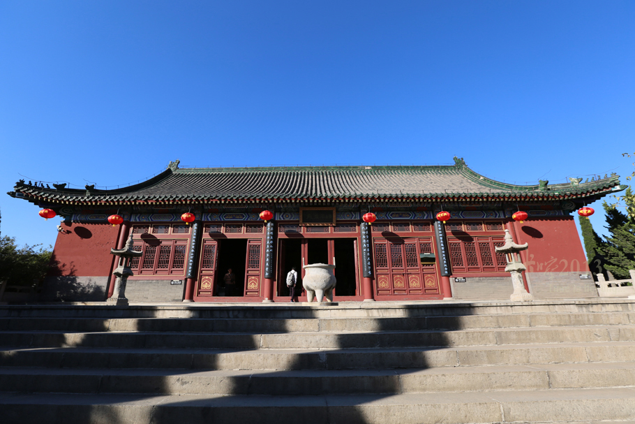 夏游赵云庙，笑谈赵云貌