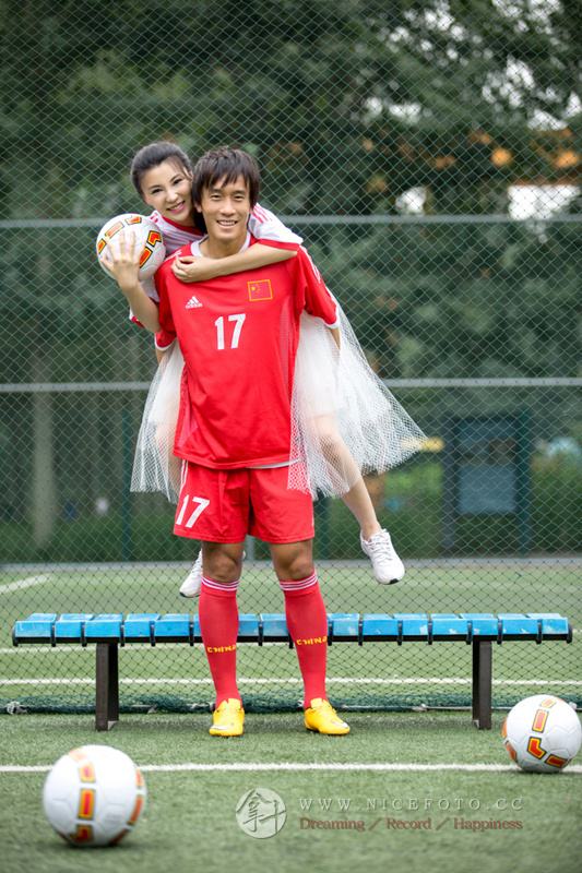 中国足球队队长杜威,前国脚杜威老婆