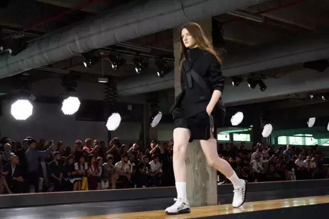 vetements摆烂短袖,vetements新款bomber