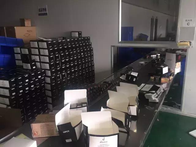 你往嘴上涂的资生堂、NARS、伊蒂之屋可能是假的!制作过程看吐了