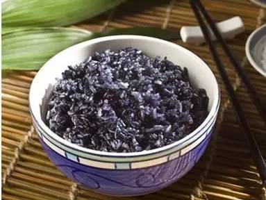 把所有美食都吃完,把所有的美食吃完