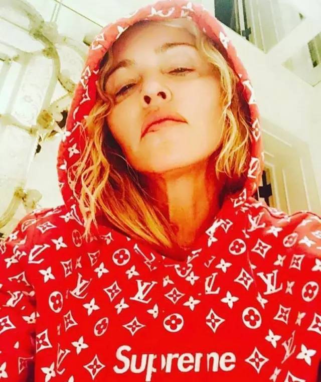 supremexlv联名外套,supreme和lv联名的红色卫衣