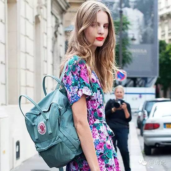 必买经典款包包价格适中,值得入的入门款包包