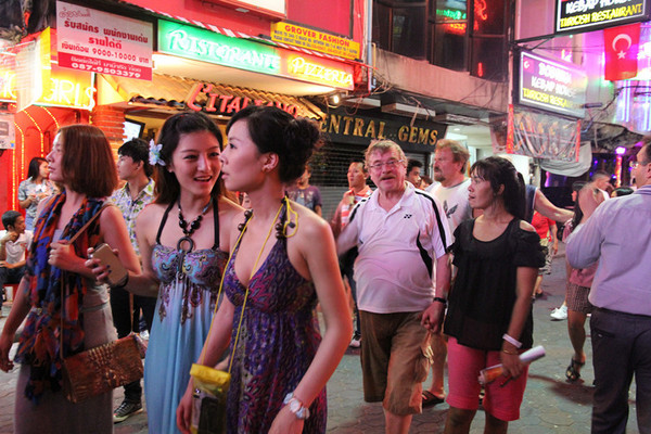 泰国必买清单包括化妆品药品零食,到泰国必买的化妆品清单