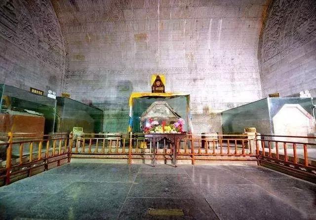 乾隆地宫棺椁堵门,乾隆陵墓棺椁堵门图片