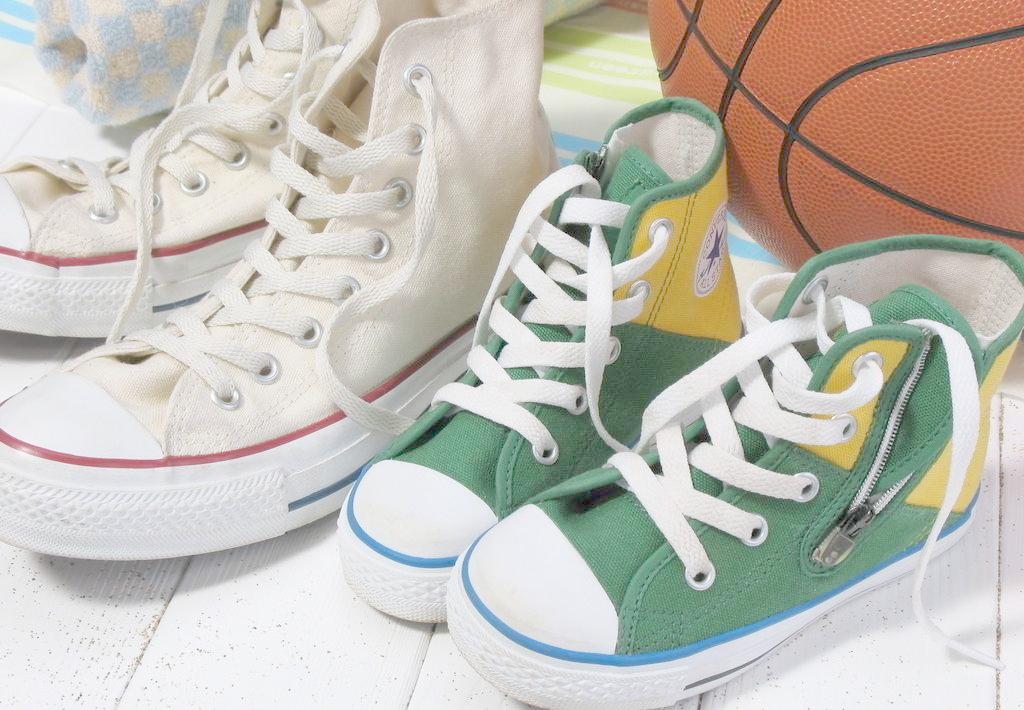 运动鞋白边变黑怎么办小妙招,运动鞋白边氧化变黄如何洗